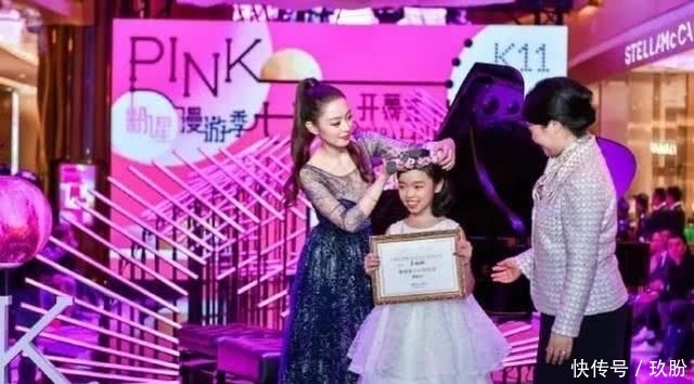  『镜头』吉娜这3D身材绝了，穿上旗袍后朗朗忙遮镜头，这女人美得太惊艳