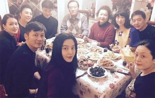 范冰冰李晨被爆注销中国籍转移财产67.8亿至美国，后援会做出澄清