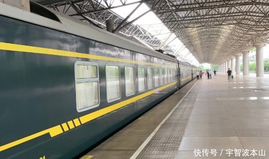 我国耗时“最长”的火车,坐全程要6天时间,游客躺到怀疑人生