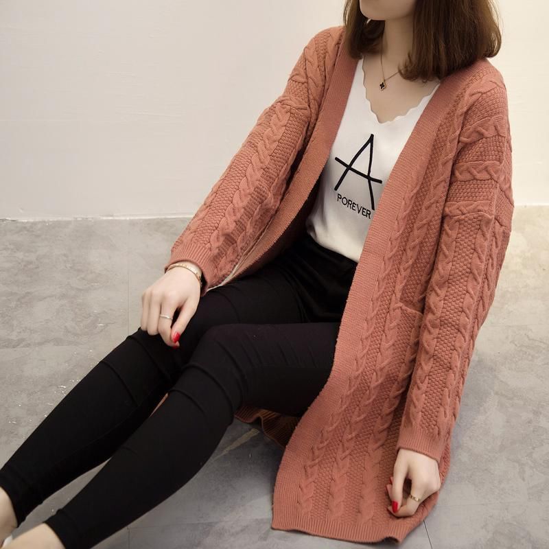 偷偷告诉你!现在满大街都没人穿毛衣，只因这“开衫”，美爆了