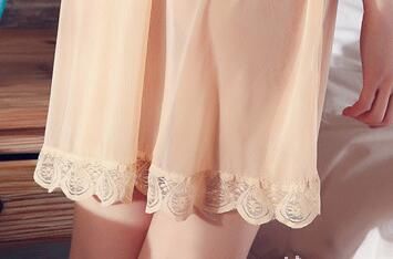 跟“灰扑扑”睡衣拜拜吧!多穿流行的“妩媚”睡衣,不是一般的美