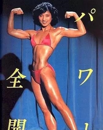 [记得]记得《赌神》中的骰子女神吗？现实中的身材也太迷人了！