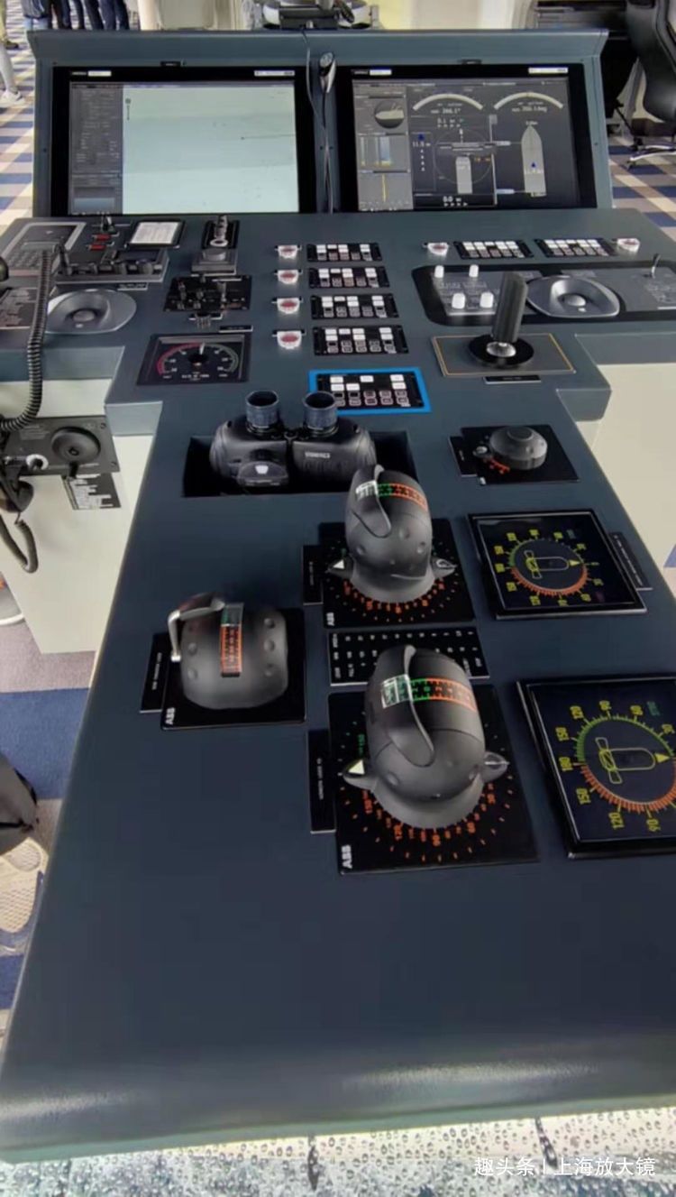 水从哪里来？垃圾如何处理？16人如何洗完数万衣物？邮轮幕后揭秘