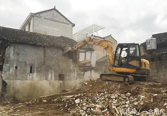 2019年法律规定：农民朋友注意，这5种房子可能保不住了