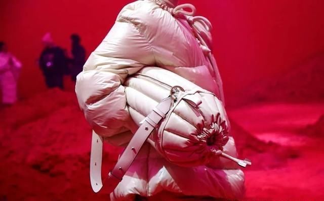 设计师@2020秋冬 Genius 系列：多个天才设计师的合作系列，MONCLER