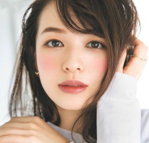 [奶茶]空气感唇妆也太美了！跟着日本第一博主涂这5种颜色，显白又高级