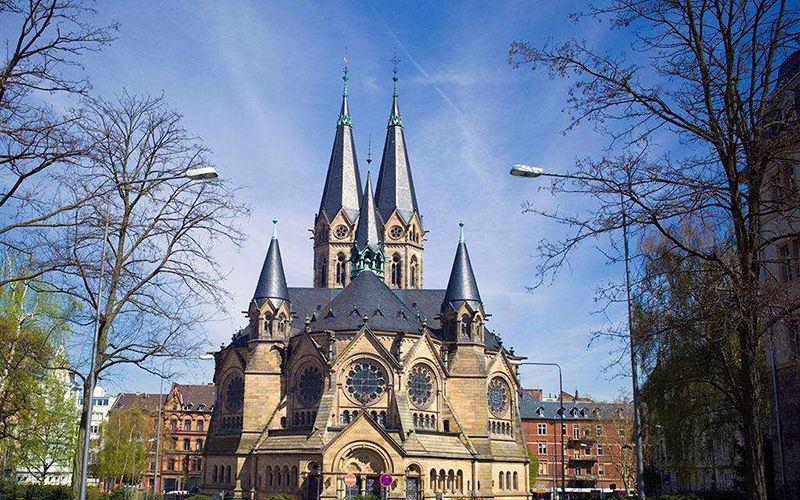 看看德国各州的人均GDP,我们与人家的差距犹