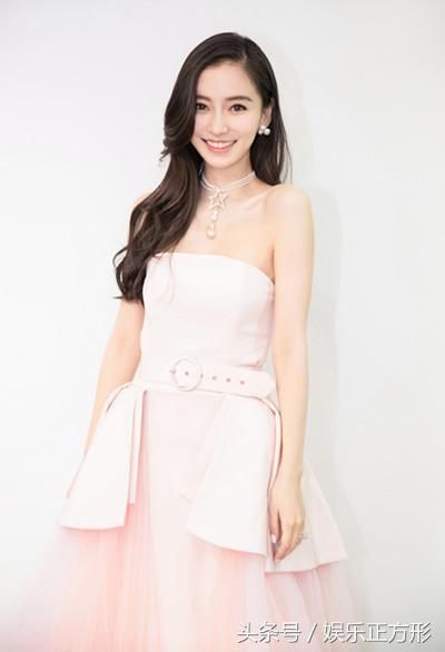 28岁杨颖5次撞衫41岁林心如均惨败？网友：真嫩和假嫩一看便知！