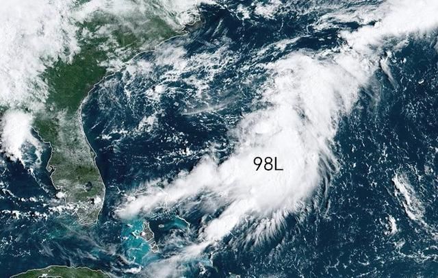  「风暴」时速95公里，多利安达10级，热带低压98L生成，“双风暴