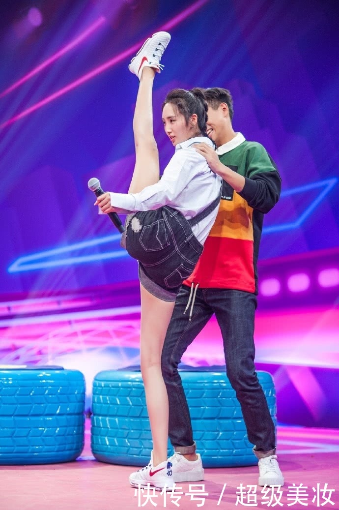 王紫璇这腿也太细了！这么窄的短裤也穿不满，网友：太让人羡慕了