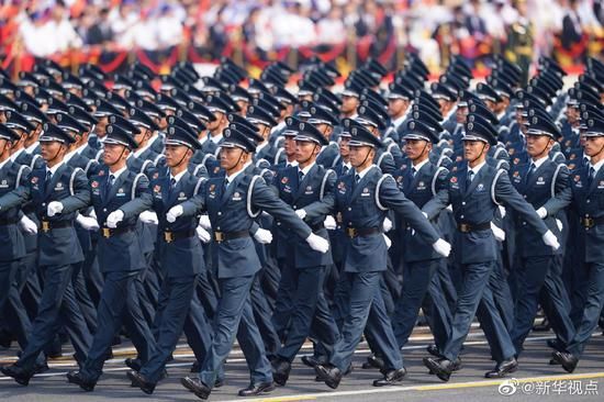  文职人员：爱济南独家专访｜国庆阅兵文职人员方队领队王华岩妻