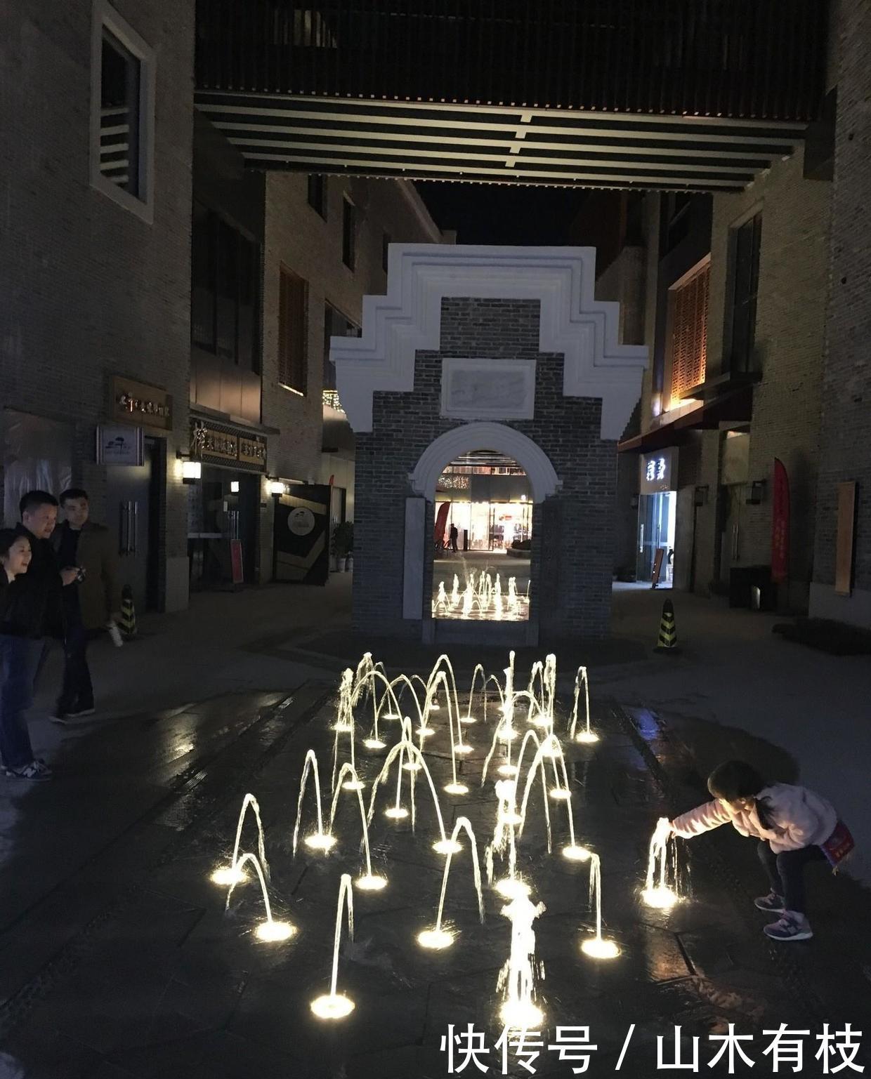 甲桂林的阳朔山水,匆匆一瞥(阳朔之夜)