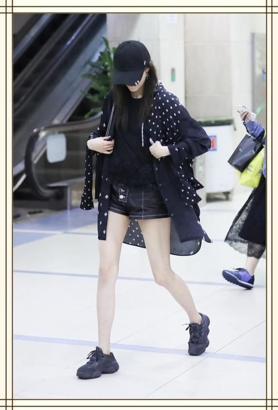 当关晓彤和168热巴同穿短裤，终于知道腿长和腿细哪个更重要了