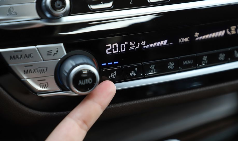 Le:送绿牌免购置税还有补贴? 试驾53.69万的宝马530Le 里程升级版