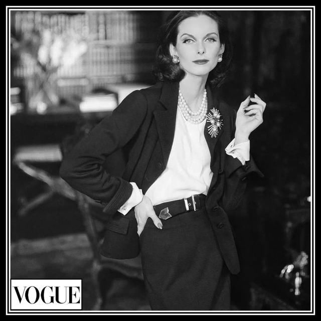 女人花了100年追求穿成这样，不是为了被谁脱掉的