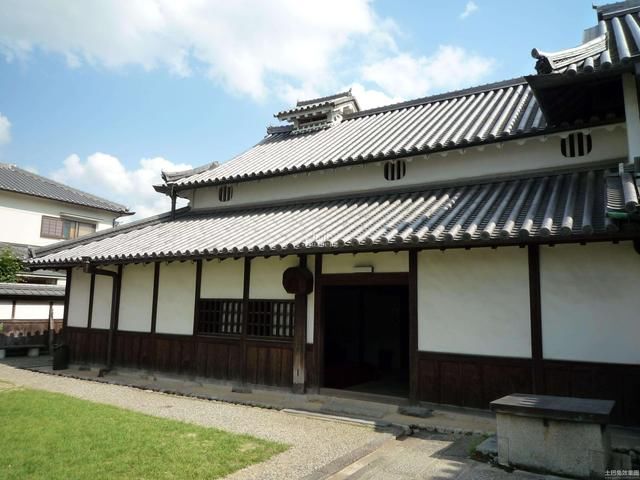 为啥日本男人进家门后要大喊“他大姨妈”！导游回答后所有人大笑