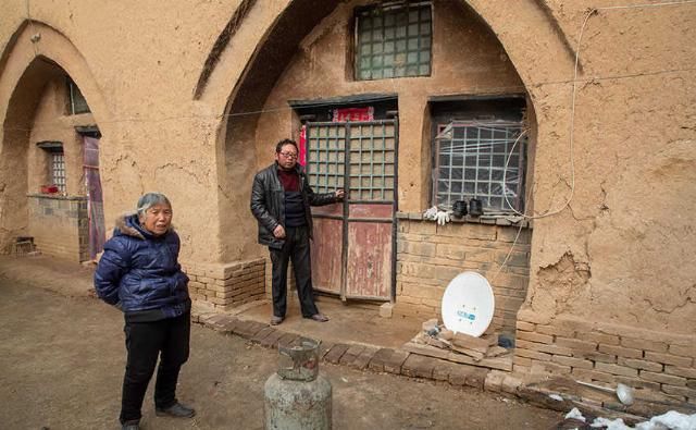  [住在地坑院]雪中实拍中国保存最完好的地下古穴居群，年久超百