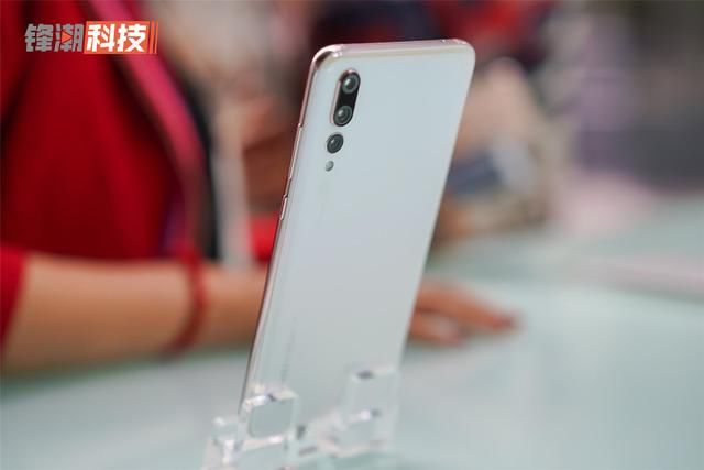 渐变色？在它面前都得认输一筹！华为P20真皮限量版图赏