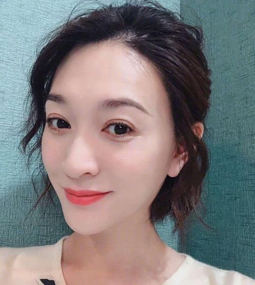  [小气]奔五的女人再节省这4处也不能“小气”，要不然很容易显“老土”