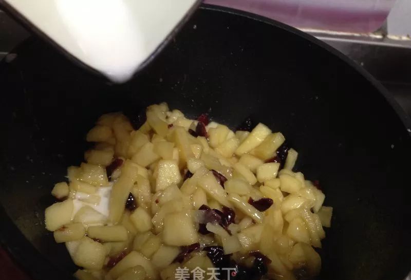  适量：馄饨皮，原来还能这么吃！做法简单又好吃，一学就会！
