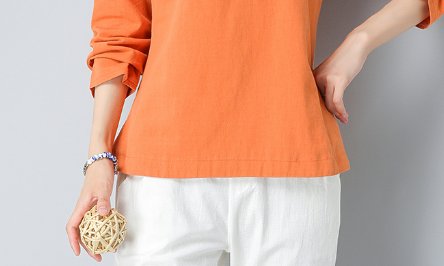 自从老妈买2件棉麻衫，连旗袍都不穿了，好看又减龄，都夸她洋气