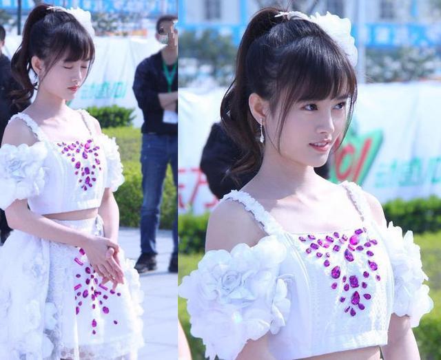 “四千年美女”鞠婧祎头戴大花,不仅不土还美如画,而最美却是他