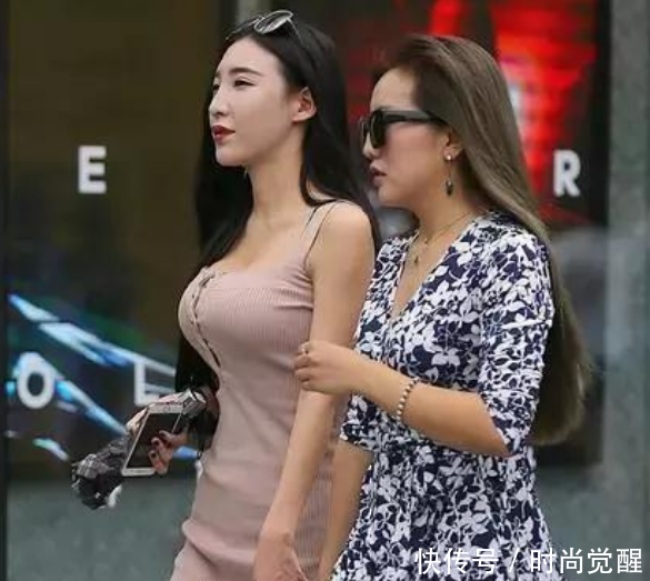 街拍：干练性感俊美的小姐姐，比你想象中的时髦!