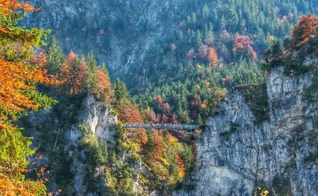 欧洲最美城堡来自疯子国王的幻想,迪士尼移花接木复制乐园标志