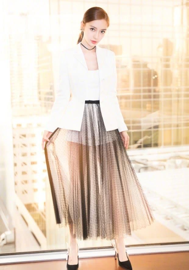 原本杨颖穿搭已经很霸气了，但是看到林心如，才知道气场是什么！