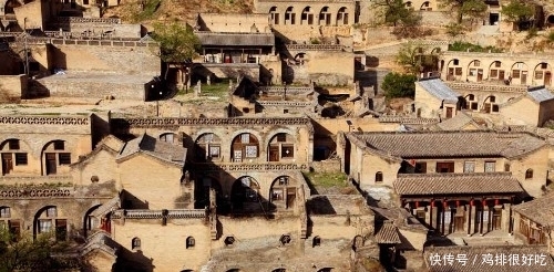 山西建在黄土高原上的古村落 冯小刚拍过电影 号称天下第一村
