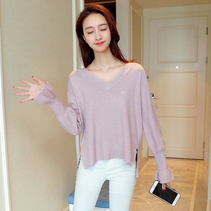 入秋别穿套装，今秋流行针织衫，搭不搭半裙都美的扎心