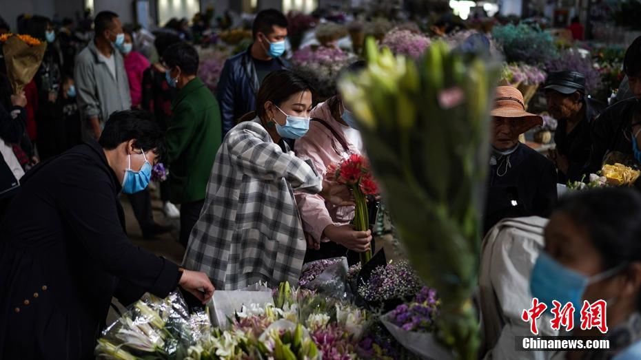  [斗南]昆明斗南花卉市场交易回暖