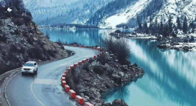 在经过川藏线的时候，为什么老司机都会往车外扔支烟？看完泪目了