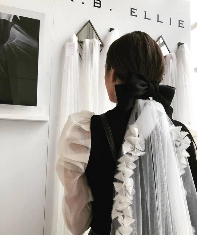『ab』和婚服相呼应的饰品和头纱:ab Ellie 为新嫁娘备妥多样配饰