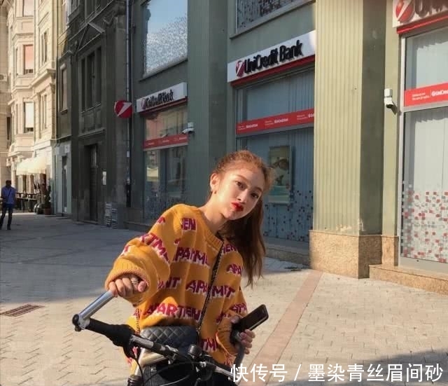  「种款式」简洁的现代感配搭，雅致气质女生的平时穿衣搭配示范性，显年轻溫柔又时尚潮流