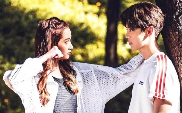 未来岳父发话!关爸爸破分手传言,帮忙宣传鹿晗新剧还晒合影?