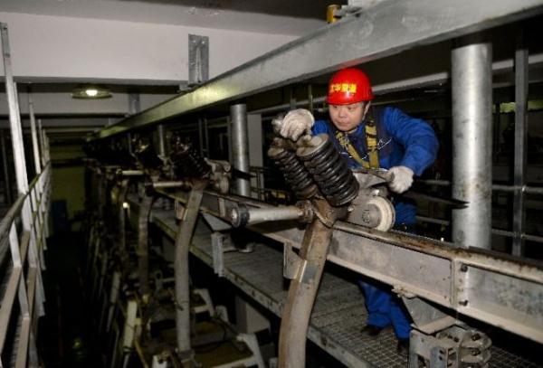 绝壁上的“天路医生”