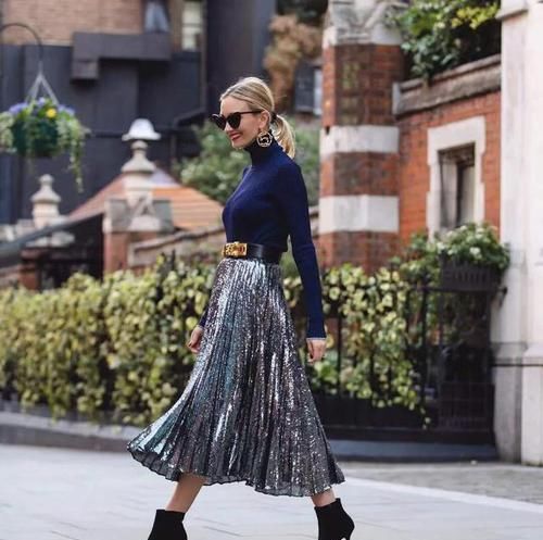 『色系的衣服』小个子女生的正确穿搭,这样穿1米5也能变成1米7,轻松拯救小短腿