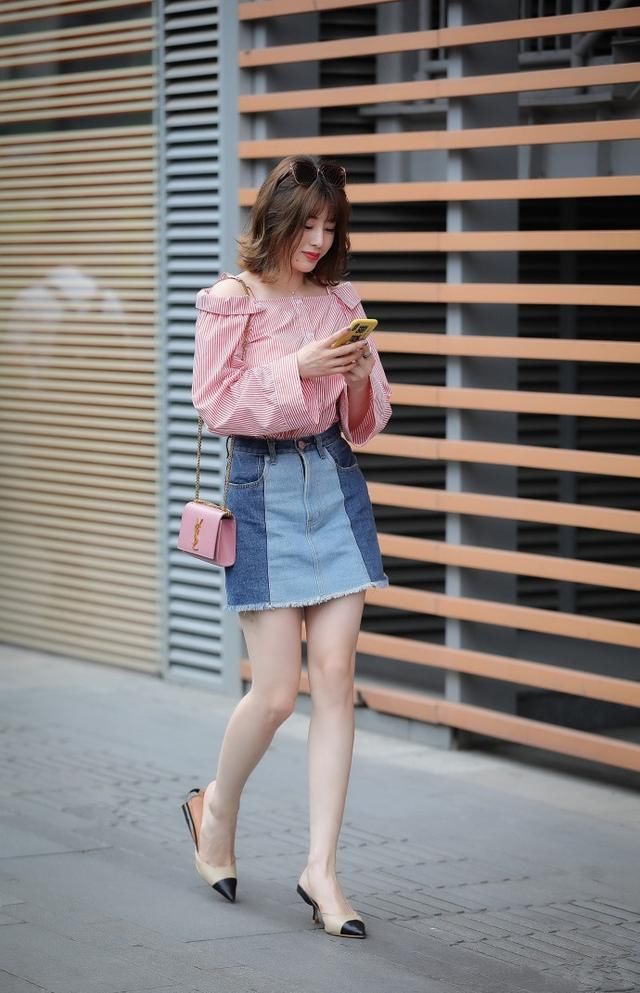 街拍路人，炎热的夏天想怎么美就怎么搭，越简约越时尚