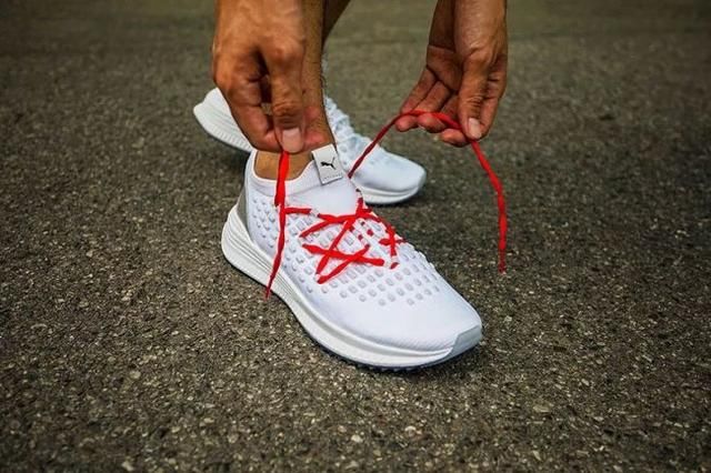 论上脚回头率和可玩性，这双新鞋我给 100 分！