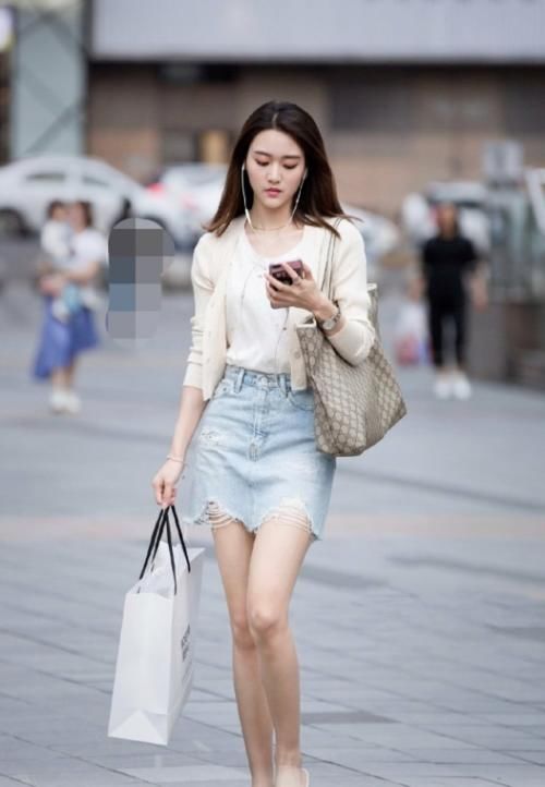  [迷人]“碎碎念”的8厘米牛仔裤，少妇女神中的一股清流，网友：真迷人！