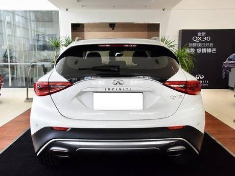 这款日系SUV从英国进口,发动机、底盘全部用奔驰的,只卖22万!