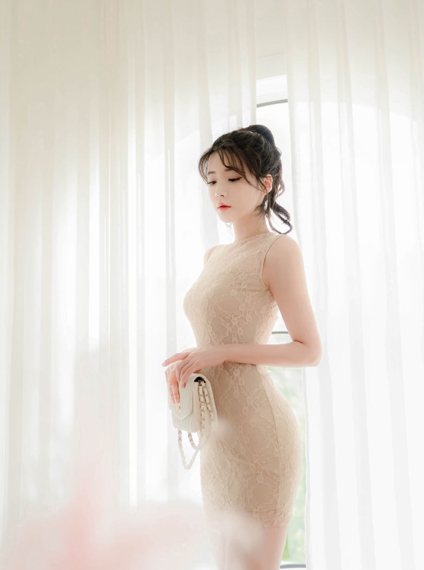 肉色蕾丝裙,身材再好也离不开时尚的穿搭