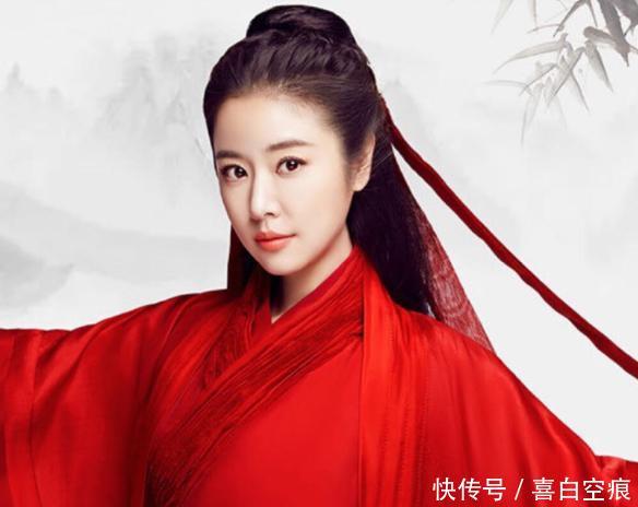  「凸显」林心如有多美？穿抹胸礼服凸显高贵与优雅，全身散发着迷人的魅力