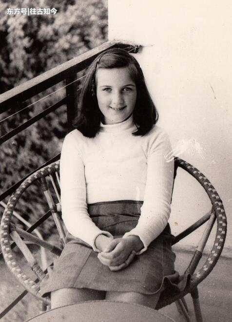 女子身高1.73米, 体重只有50斤, 廋成了一具“干尸”