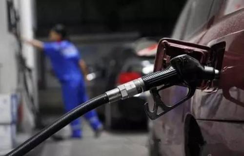 车没油加水还能跑？警方辟谣：网络上的“偏方”不能信