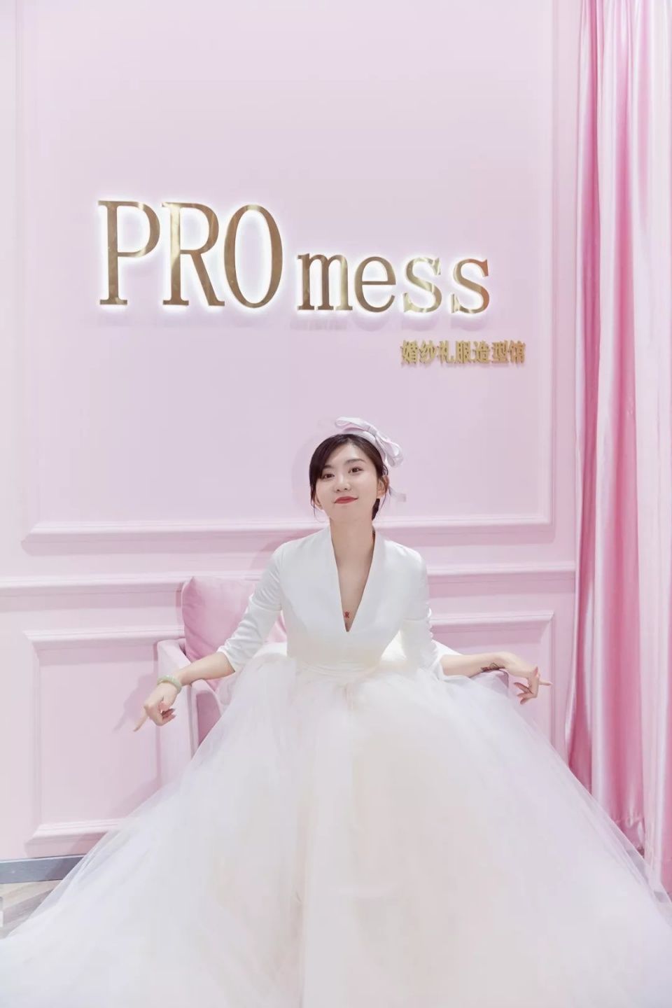 打卡全北京最粉红的婚纱店，我站在店里拍了5000多张照片
