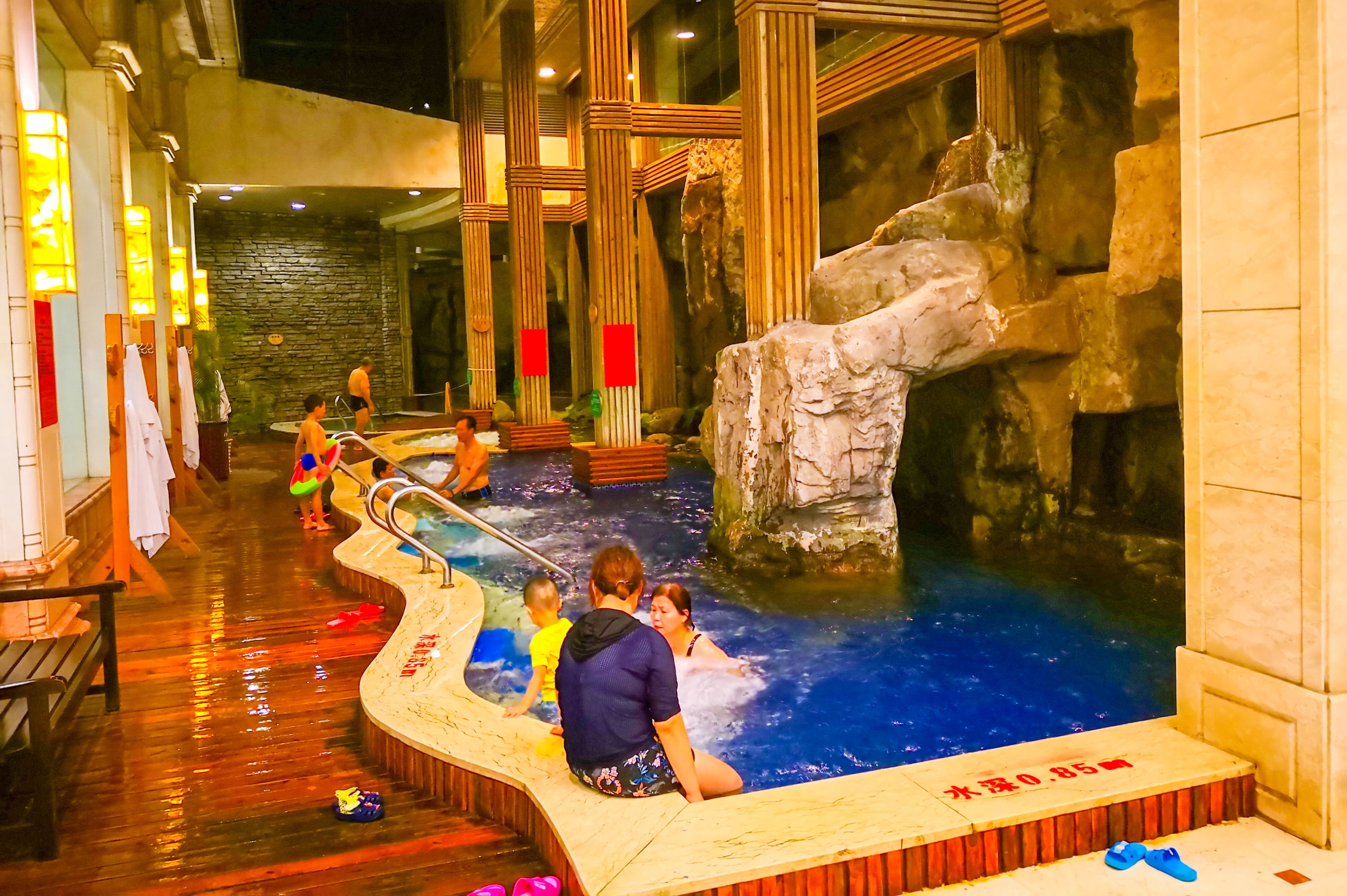 成都出发，周末打卡峨眉山温泉。