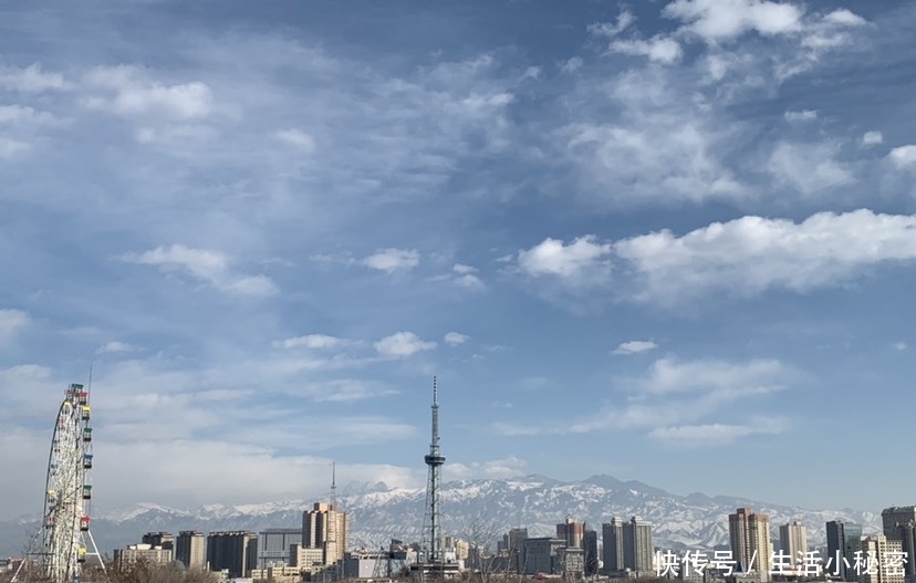 天山横断南北，博峰横断天山