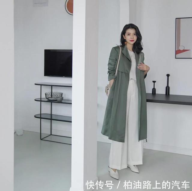 『白色』三木博主把“白色阔腿裤”穿火了,高级又百搭,开春照着穿就对!